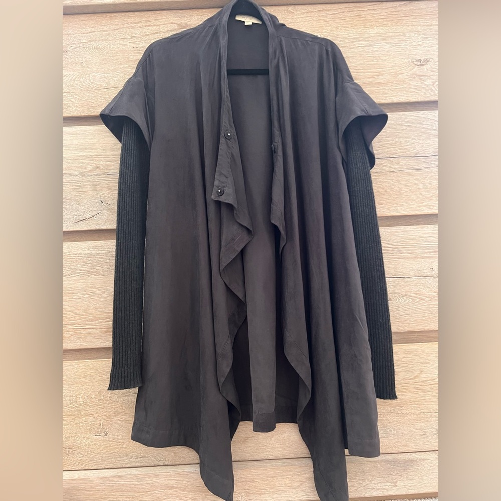 Elizabeth and James Black Cape Jacket XS/S